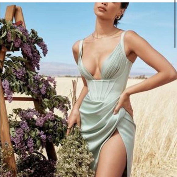 NEW House of CB Faye Corset Satin Dress Pistachio Green Size Small - Picture 4 of 9